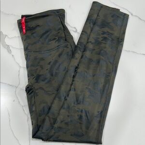 Chic Camouflage Print Leggings